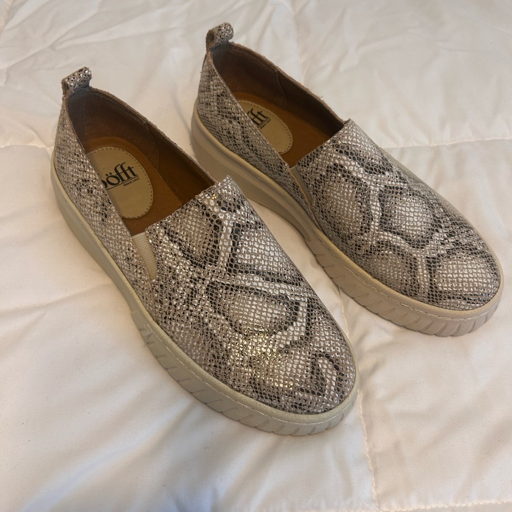 Womans Sofft Shoes Snakeskin, Size 7.5. New Without Tags